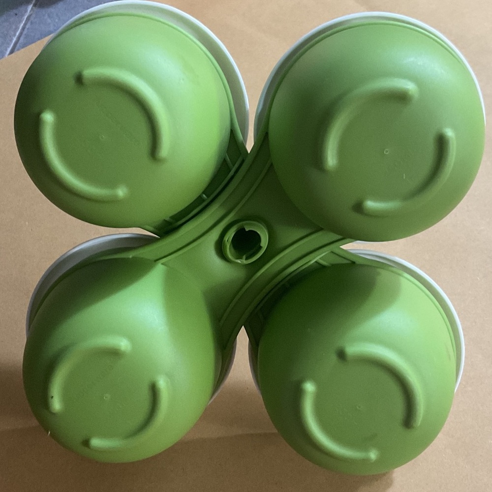 Tupperware Green and White condiments server. - Picture 8 of 8